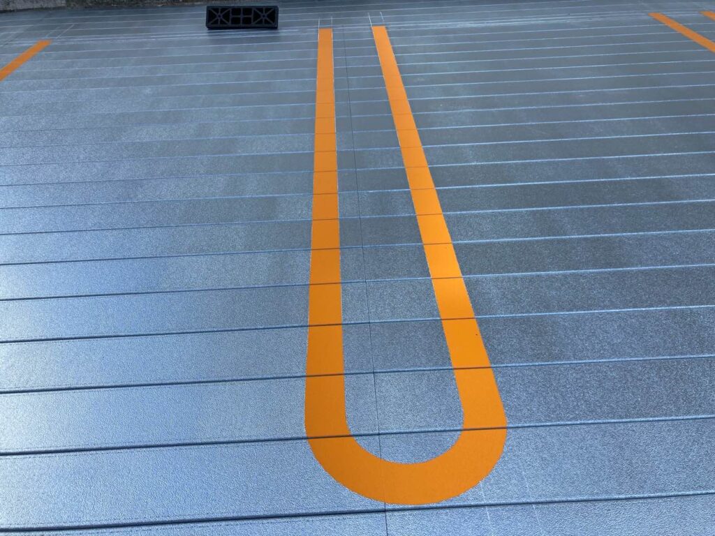 駐車ラインの塗布が完了